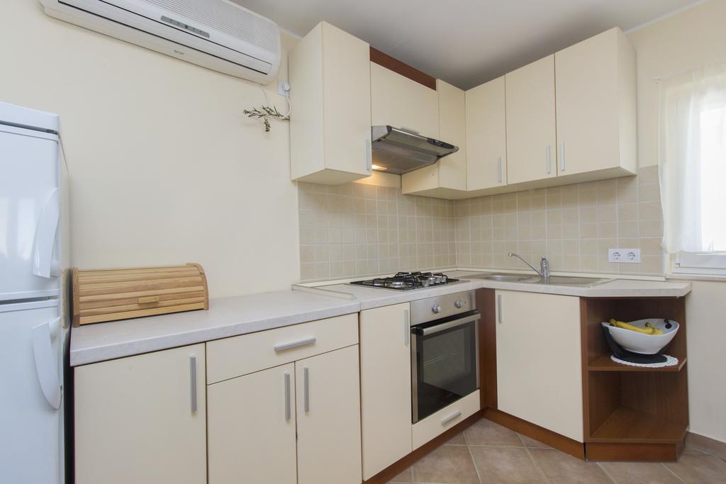 Bulat Sea View Apartments شيبينيك المظهر الخارجي الصورة