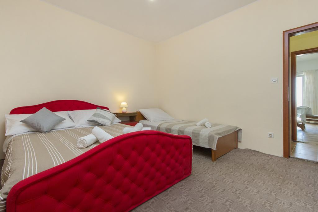 Bulat Sea View Apartments شيبينيك المظهر الخارجي الصورة