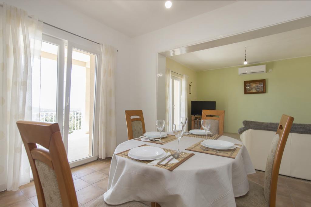 Bulat Sea View Apartments شيبينيك المظهر الخارجي الصورة