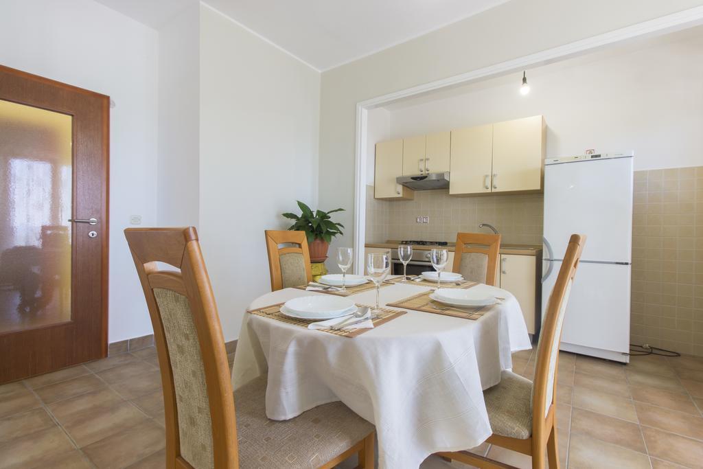 Bulat Sea View Apartments شيبينيك المظهر الخارجي الصورة
