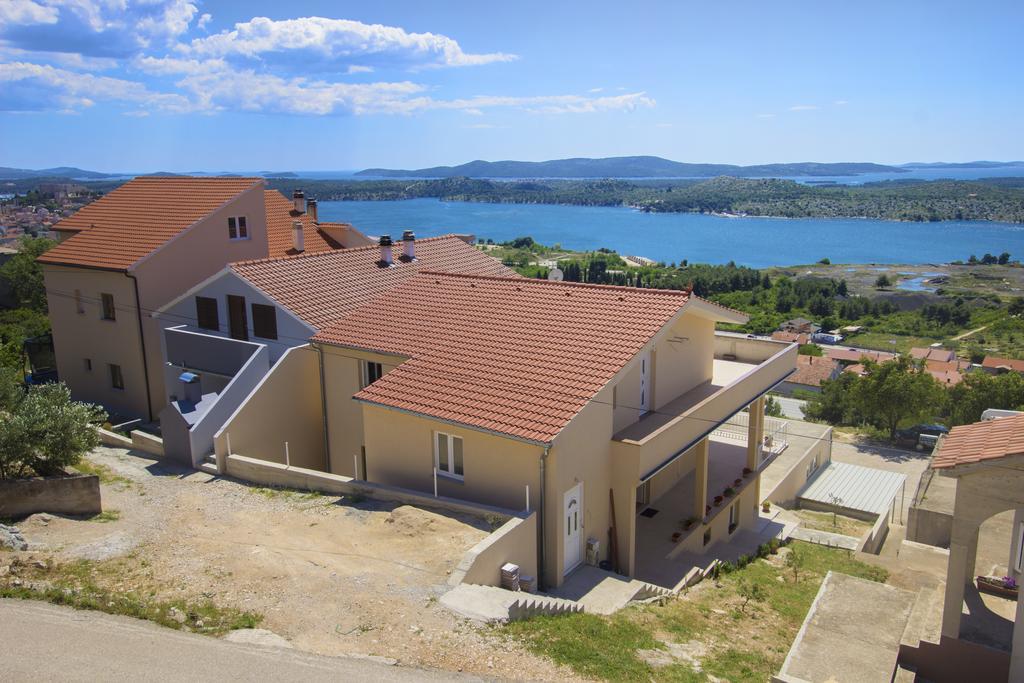 Bulat Sea View Apartments شيبينيك المظهر الخارجي الصورة